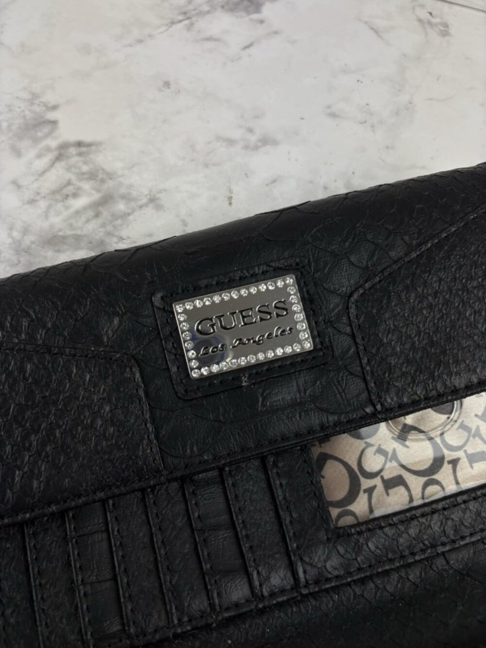 *Y2K GUESS Black Wallet Faux Snakeskin Texture Vintage Rhinestone Logo Plaque - Picture 9 of 9